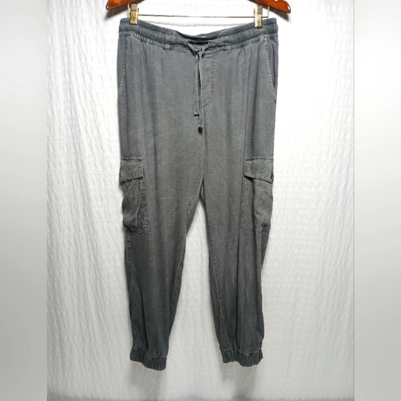 Anthropolgie Cloth And Stone Tencel Ladies Cargo Jogger. Size S - Picture 2 of 7